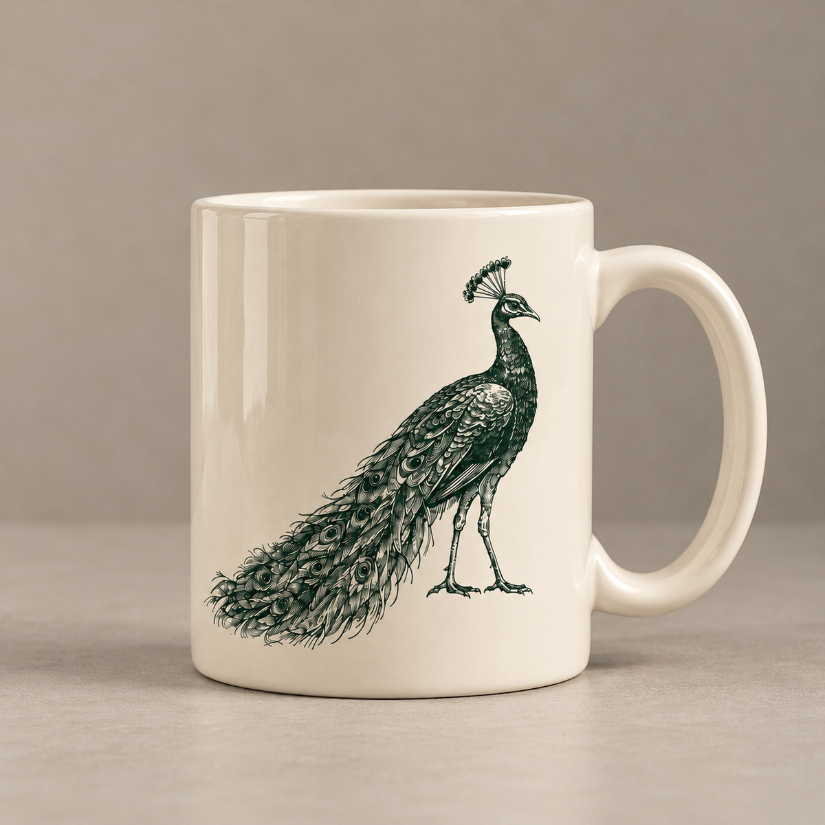 Tasse Hausrecht vom Forsthaus 1838: weiße Porzellantasse mit Pfau-Motiv